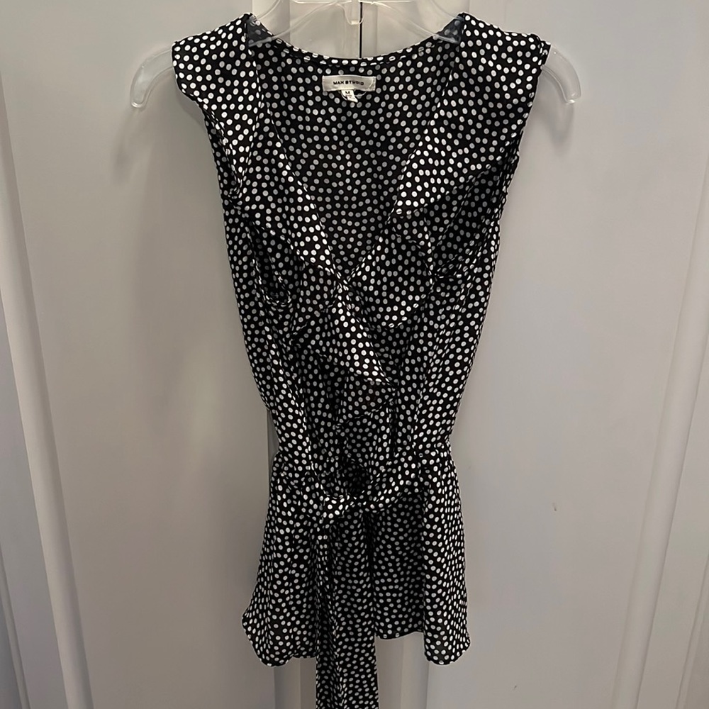 Max Studio Ruffle Top Ties in Front